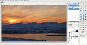 Introduction to the Gimp image program: single window mode